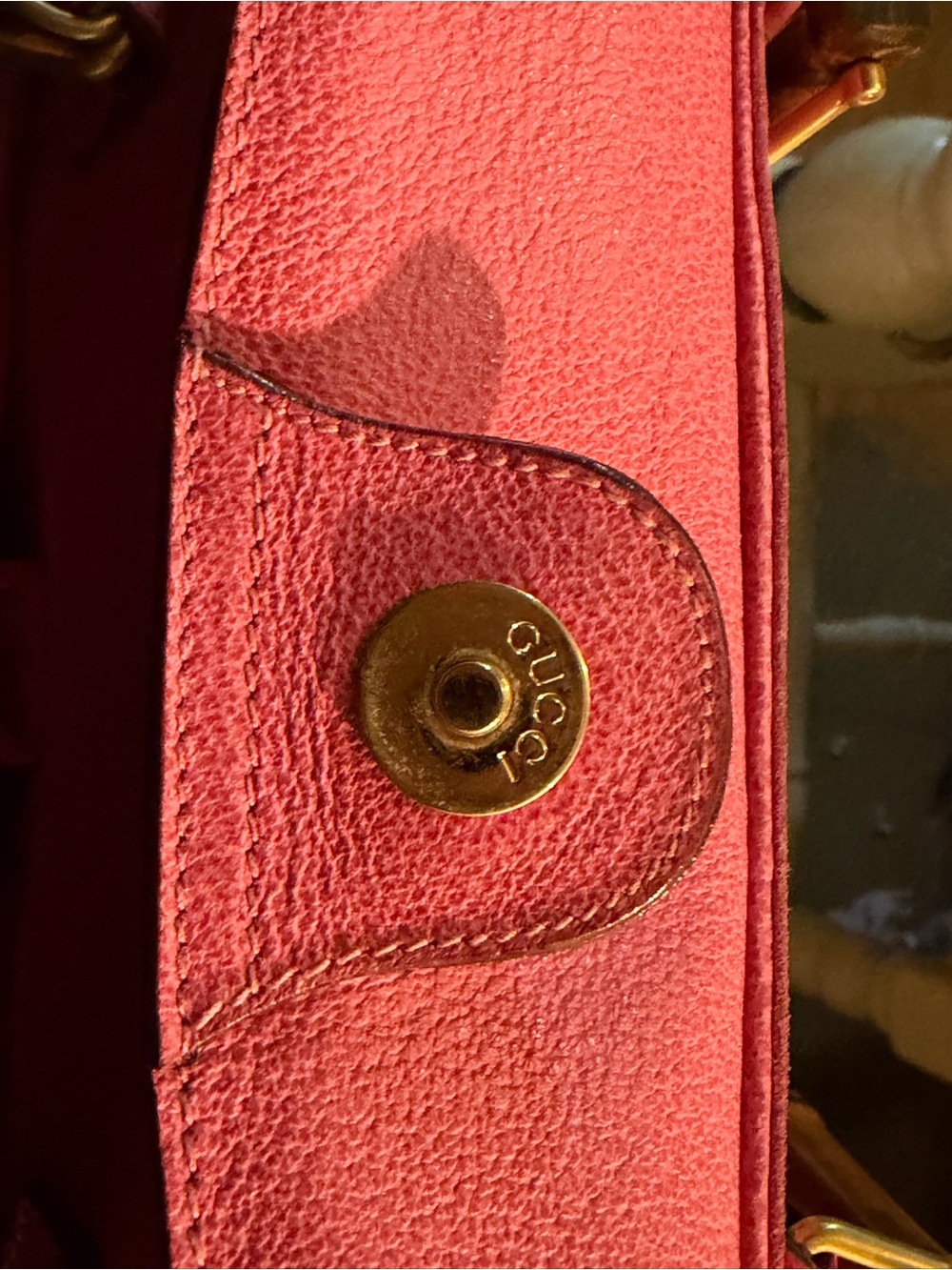 Vintage Gucci Pink Suede Top-Handle Bag with Bamboo Accent - Picture 5 of 12